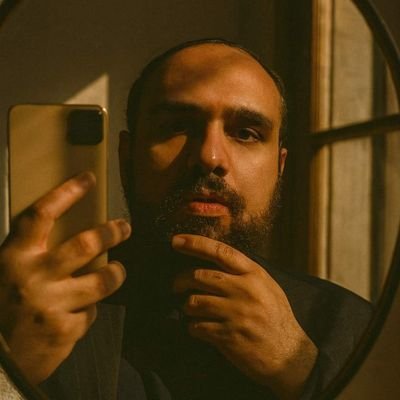 Zolfchalipa's profile picture. کنون که صاحب مژگان شوخ و چشم سیاهی
نگاه دار دلی را که برده‌ای به نگاهی... 
🌺سرباز🌺
💌شاعر💌
✍️دلنوشته✍️