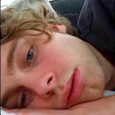lukeashtonstars's profile picture. PS. they/them. 4x🏥 5sos fan since 2014. autisti 🇵🇰 (ally) LUKE IS MY UNIVERSE