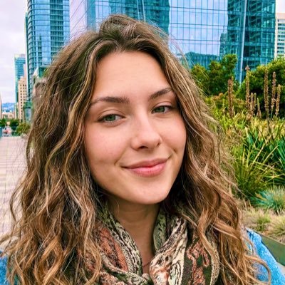 nicdunz's profile picture. 