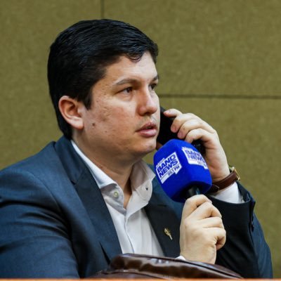 victordojornal's profile picture. Jornalista, advogado, coment. político e apresentador na @bandba, @bandnewsfm_ssa e site Band BA. Articulista na Tribuna da Bahia. Fala tbm na Rádio Excelsior.