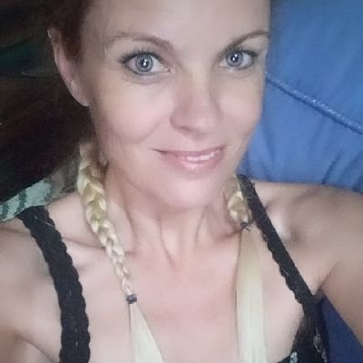 Esmari_1's profile picture. Moenie aan ander doen wat jy nie aan jouself gedoen Wil hê Nie.