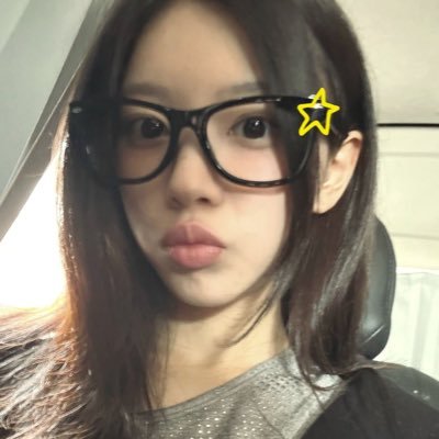 lynncheez's profile picture. theyre making new lgbtq acronyms everyday what the hell is a wayvllit #marsoph #ilovegrace