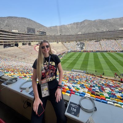 monicaalvesfs's profile picture. Pós-graduada em Jornalismo Esportivo | Repórter e redatora no @ColunadoFla | “A vida é como um jogo de futebol, cada lance pode definir sua trajetória.”