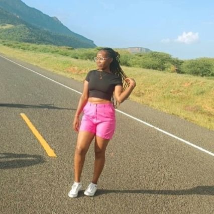 just_agirlllll's profile picture. 