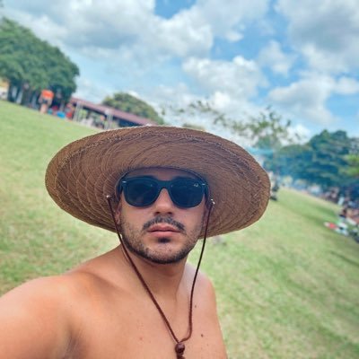 jhonfserna's profile picture. Dammi una possibilità, proviamo, qualcosa di simile all'amore.