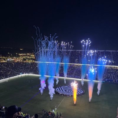 Yeyestars's profile picture. Living things