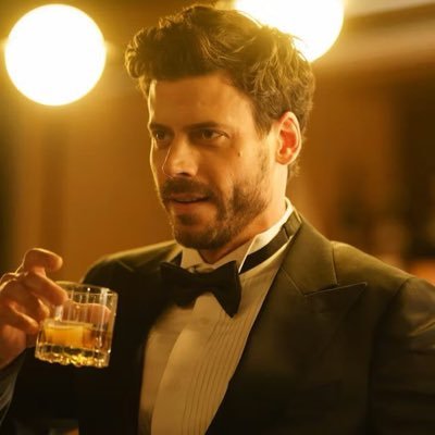 beabonnet29's profile picture. multifandom ig, vibing, late 30s