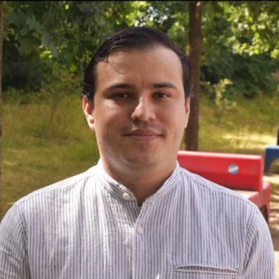 astrojuanda's profile picture. "Pensé en un laberinto de laberintos, en un sinuoso laberinto creciente que abarcara el pasado y el porvenir y que implicara de algún modo los astros." - J.L.B.