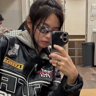 yjhnini's profile picture. make you wanna swing both ways. ♡ — ( blackpink & seventeen ) ｡ yearner !