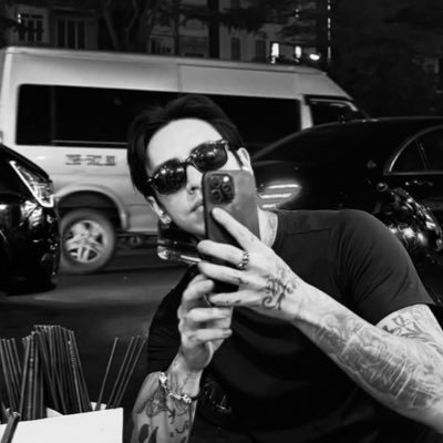 romenchrist's profile picture. Turning my sorrows into pure gold, the way i turn my memories into tattoos. The name is 𝐂𝐡𝐫𝐢𝐬𝐭𝐢𝐚𝐧 𝐘𝐮.