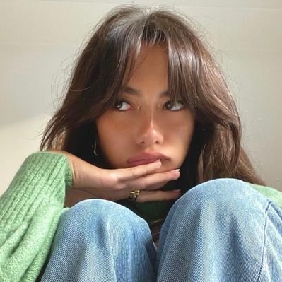 abeiaw's profile picture. music, books & sharks