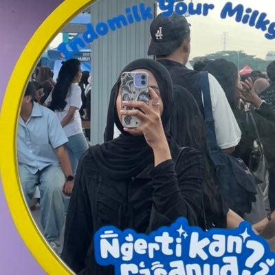 ccncerian's profile picture. digital diary(?)