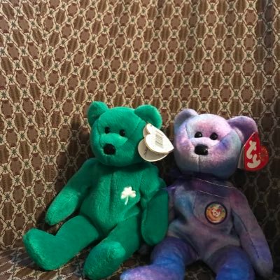 elsahawks21's profile picture. just read my posts