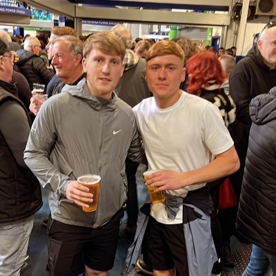 _Charliecox11's profile picture. LFC