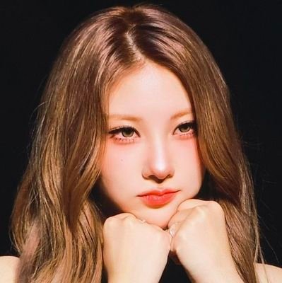 tomoovehk's profile picture. 