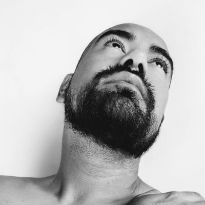 LinkJava's profile picture. A veces todo es mucho más simple pero preferimos complicarlo. El mundo azul: ama tu caos (2015).