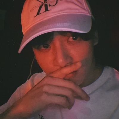 hisUnderlipMole's profile picture. Jungkook's Roblox fren