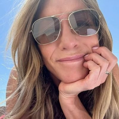 znailnello989's profile picture. Actress 
my friends  call me Jen 🏆