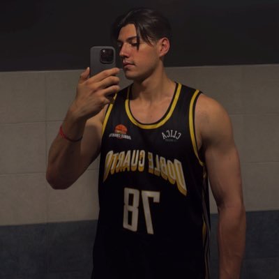 TomiHernandez88's profile picture. Sometimes taking a leap forward means leaving a few things behind ~ decidido a mi homerun