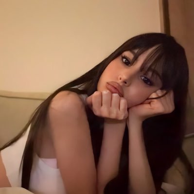 1bni__'s profile picture. يميّزني زود التّرف وكثره الرِقه.@ii__1pl