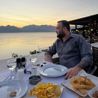 hsynbrkkaya's profile picture. yetkisiz servis