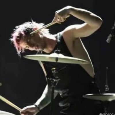 loserdoghouse's profile picture. fatass needs a cigarette and to die😭 dm for permission to talk about chubby ryan gosling