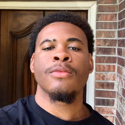 Y0itsT_'s profile picture. 