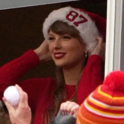 millyphobia's profile picture. ✮˚ ༘🎀⋆🖇⋆ taylor swift & joji enthusiast ♡✮