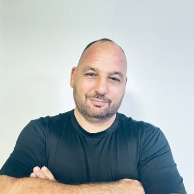 regard_de_dom's profile picture. 🎙️ Chroniqueur d’opinion | Ancien artisan | 🇫🇷 Pas de langue de bois 🔍 Politique | Société | France réelle   ✉️ Contact : DM ouverts 📌 #LeRegardDeDom