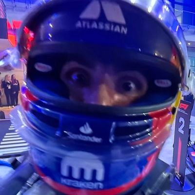 chilionswift's profile picture. human second, a swiftie and 55 first!
                        reading goal: 39/61