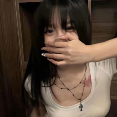 JE0NGlNSGF's profile picture. 