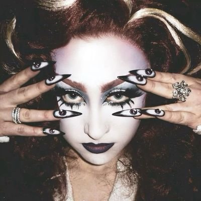 cisneis's profile picture. super graphic ultra modern cinephile girl ⋆˙⟡