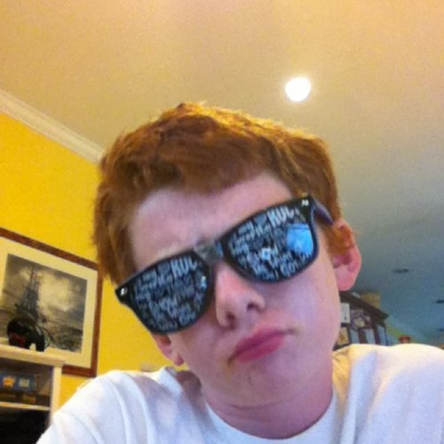 a normal guy on the internet.
I'm a guitarist/goanimater/youtuber/and crash4music (my band) founder and lead guitarist. i like futurama and adventure time