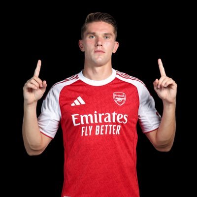 GyokoreZ's profile picture. Deanjamesafc touches kids