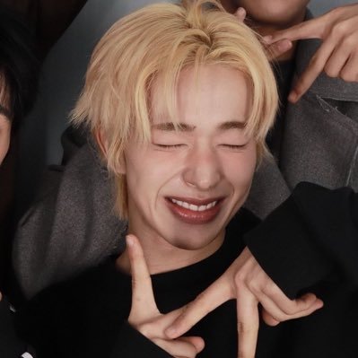 aliswy_'s profile picture. #1 toki enthusiast 🐧🦦