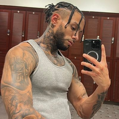 darktyme88's profile picture. They got blood on that money and I still count it 💵🩸