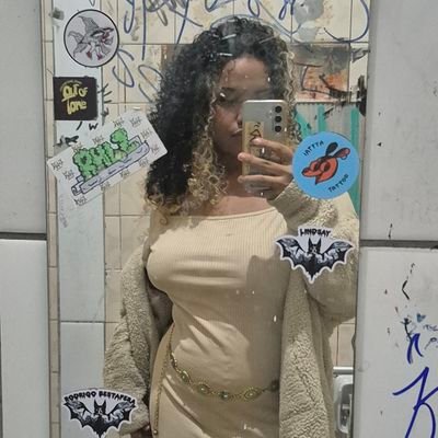 rray_bunny's profile picture. bebe, fuma, transa e trabalha às vezes//
não binário 🏳️‍⚧️
elu/ele