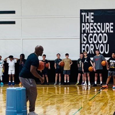 vicwilli's profile picture. Born winner so my mother named me VICTOR‼️  @VWBAelite Former All-Big 12 point guard at Oklahoma State University 99-2003 #RIHEddieSutton Ph.(913) 300-1754.