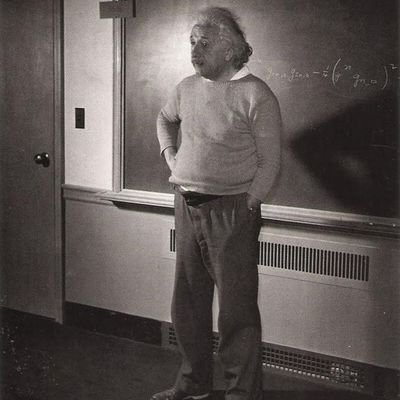 Mr_ScoField_x's profile picture. Pushing human civilization forward.