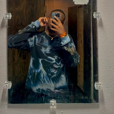 insidehismind's profile picture. class act. attorney (not yours).