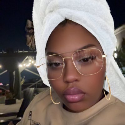 candylandheaux's profile picture. Professional Overthinker 🌚🔮🧚🏽‍♀️ RealityTv Buff & Pop Culture Guru✨