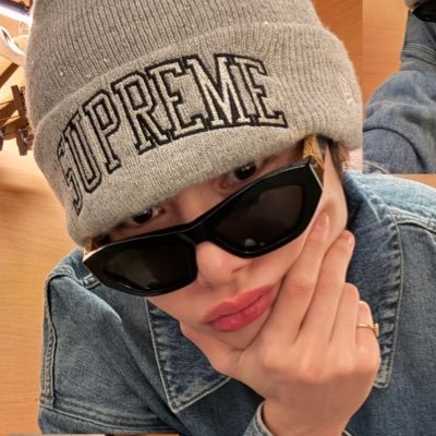 2yji8's profile picture. kits