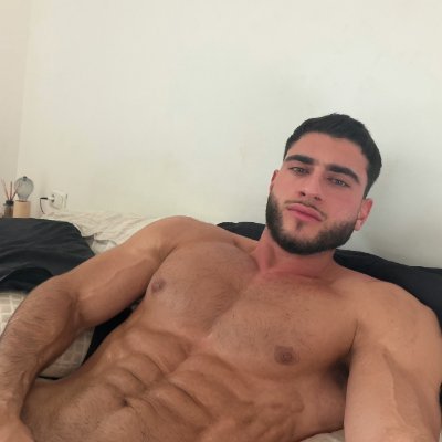 zayd22cm's profile picture. 6'9 Arab guy with a 9 inch dick ;)