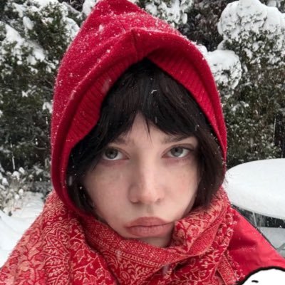 lovesoapy_'s profile picture. 23 ——— what a festive evening this has become.