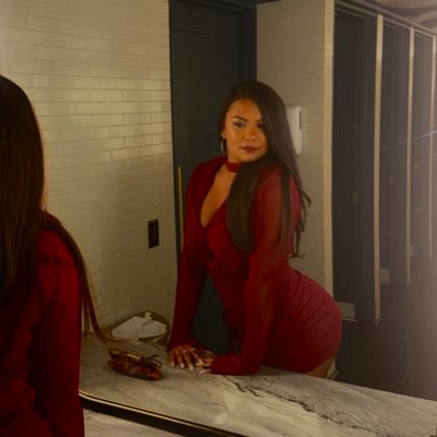 sadieaintwhite's profile picture. 