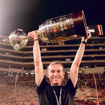 imaginanaosereu's profile picture. tudo mudou e nada mudou. postura é lixo cá sou marrento @flamengo @lakers