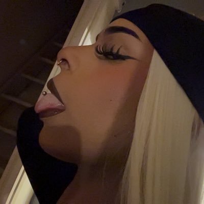 yelena_Hg's profile picture. je mords pas appart si t'as des gros bras. kiffeuse a temps partiel (G 24 ANS LES 2006 RECULEZ OMG)