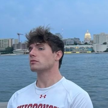 joeywstoll's profile picture. wiscansin 📍