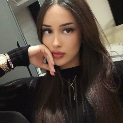 ymonica0's profile picture. 