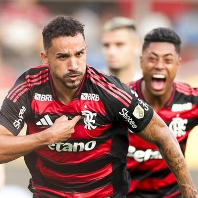 naoestive's profile picture. 